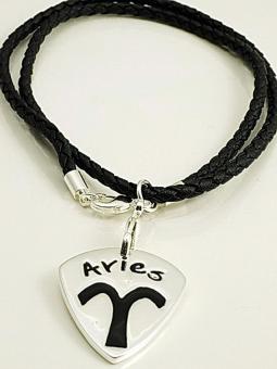 Rockys Plektrum + Kette Sternzeichen Widder 