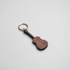 Schlüsselanhänger Gitarre Walnuss 